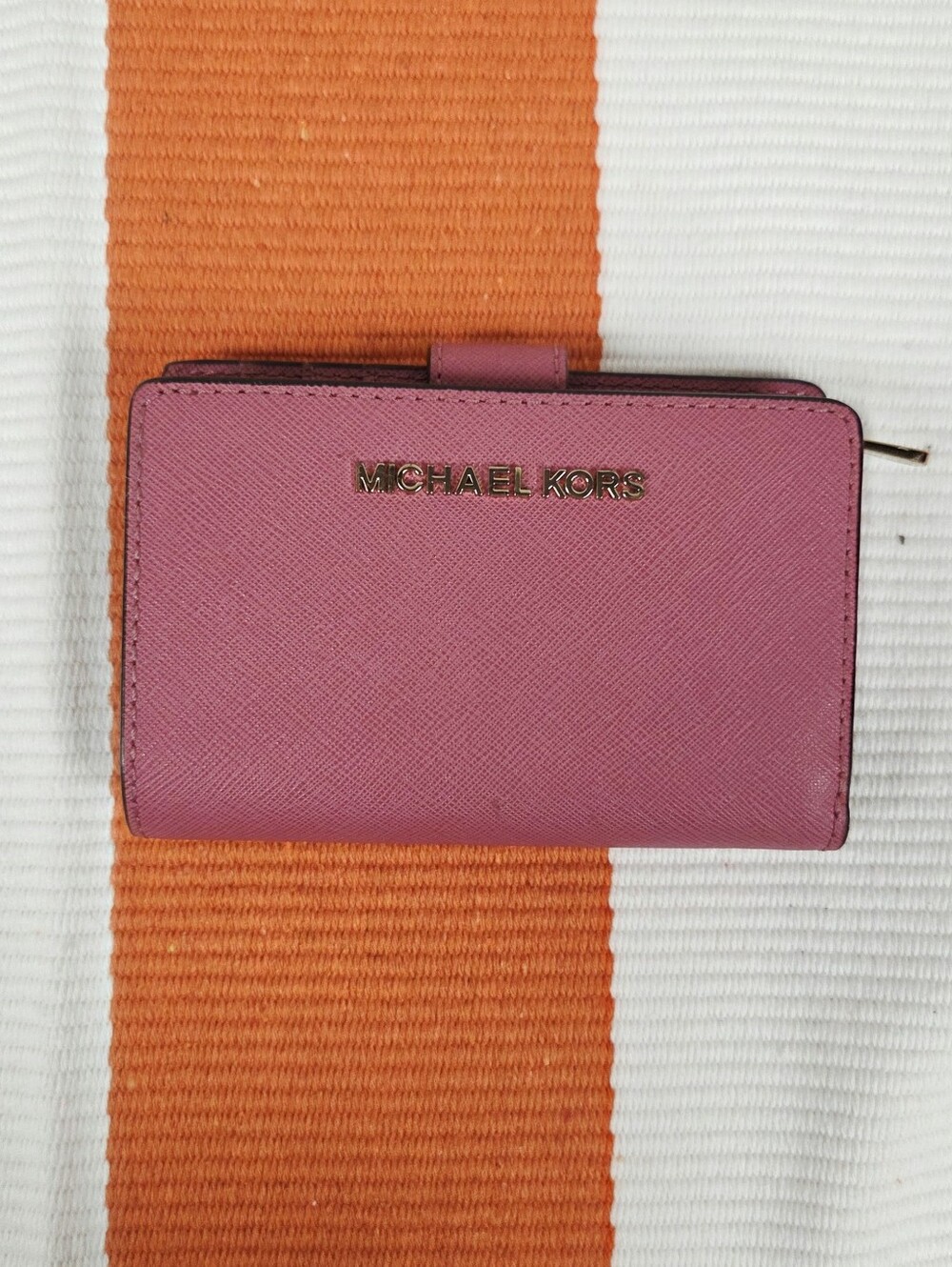 Michael Kors Hot Pink Saffiano Leather Wallet with Gold Logo - Picture 3 of 9